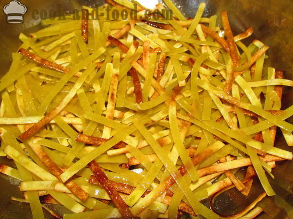 Fried noodles in the pan - as delicious fry the noodles in the pan, a step by step recipe photos