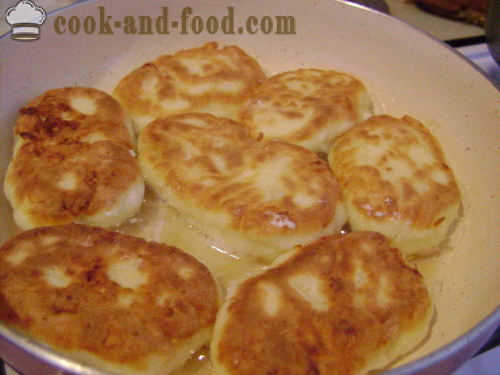 Curd cheese cakes without baking soda - how to make curd cheese pancakes in a frying pan, a step by step recipe photos
