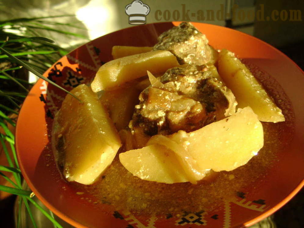 Potato stew with beef liver - how to cook a stew of potatoes with the liver in a frying pan, a step by step recipe photos