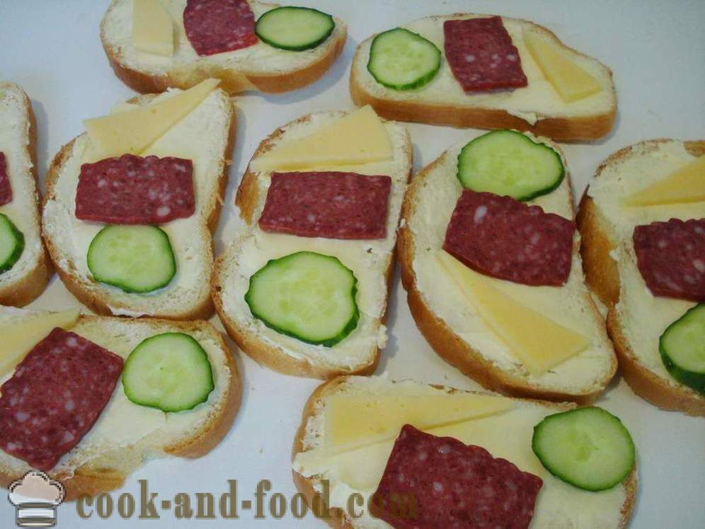 Sandwiches with sausage, cheese and cucumber - how to make a sandwich with sausage and cheese, with a step by step recipe photos