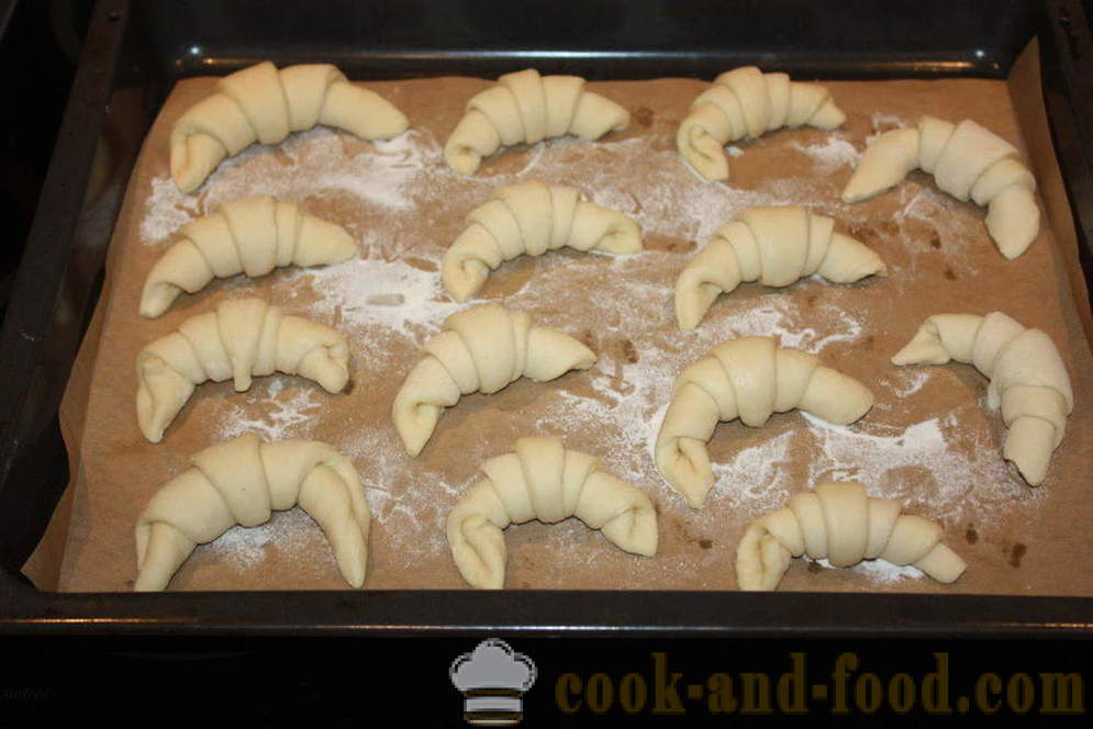 Real French croissants - how to cook French croissants in the home, step by step recipe photos