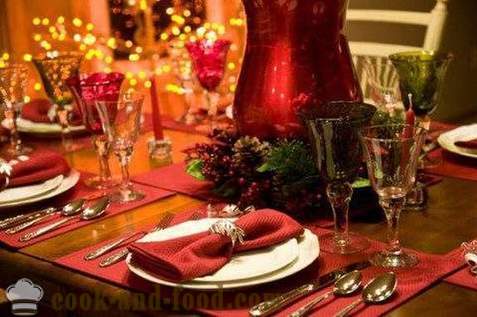 Table service on New Year's 2017 - what should be the design of New Year's table in the Year of the Rooster