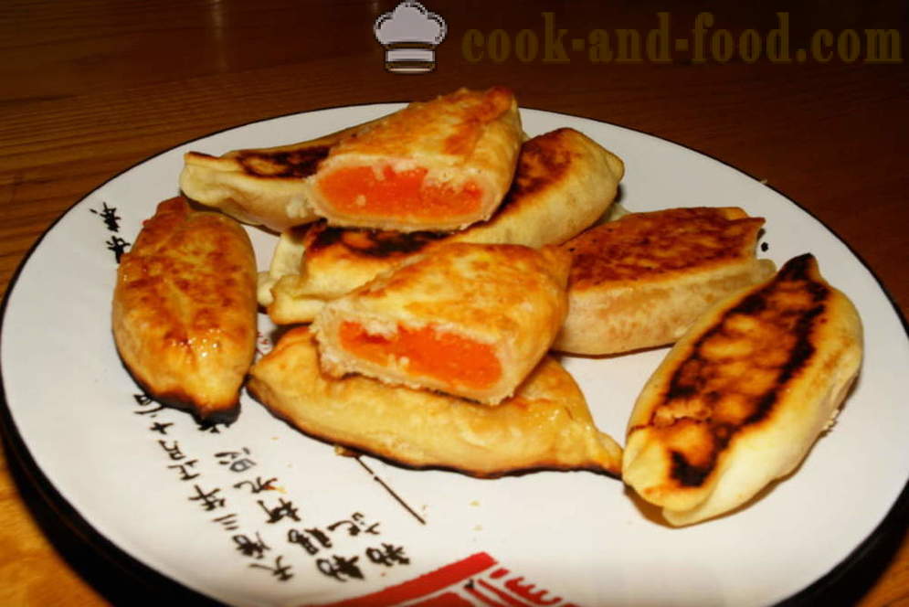Fried pies with pumpkin from unleavened dough - how to cook pies with pumpkin in a pan, with a step by step recipe photos