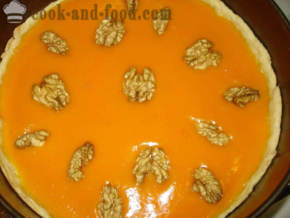 Open pumpkin pie with nuts and honey - how to cook pumpkin pie in the oven, with a step by step recipe photos