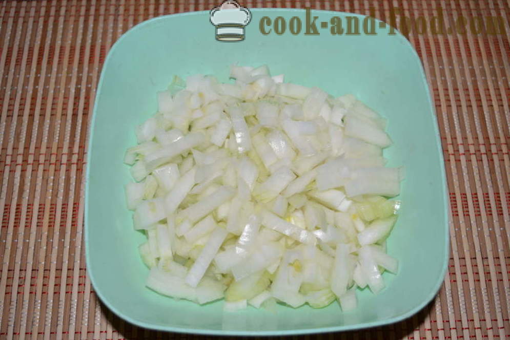 Onion salad of onion with egg and mayonnaise - how to cook the onion salad, a step by step recipe photos
