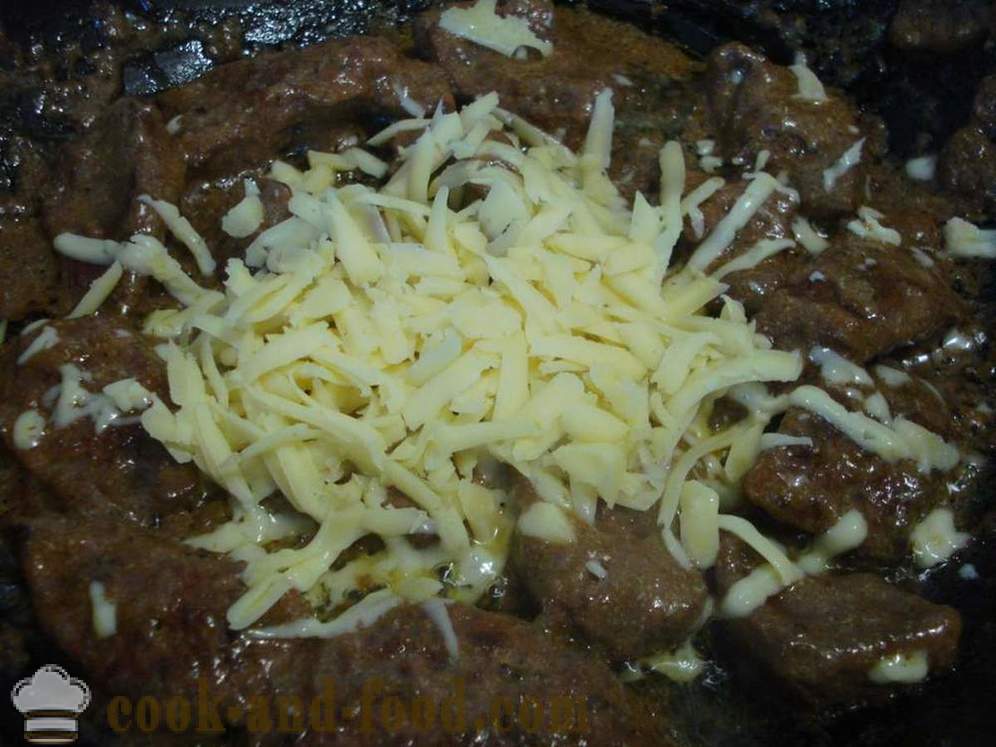 Beef liver braised in cream sauce with cheese - how to cook beef liver in sour cream, a step by step recipe photos