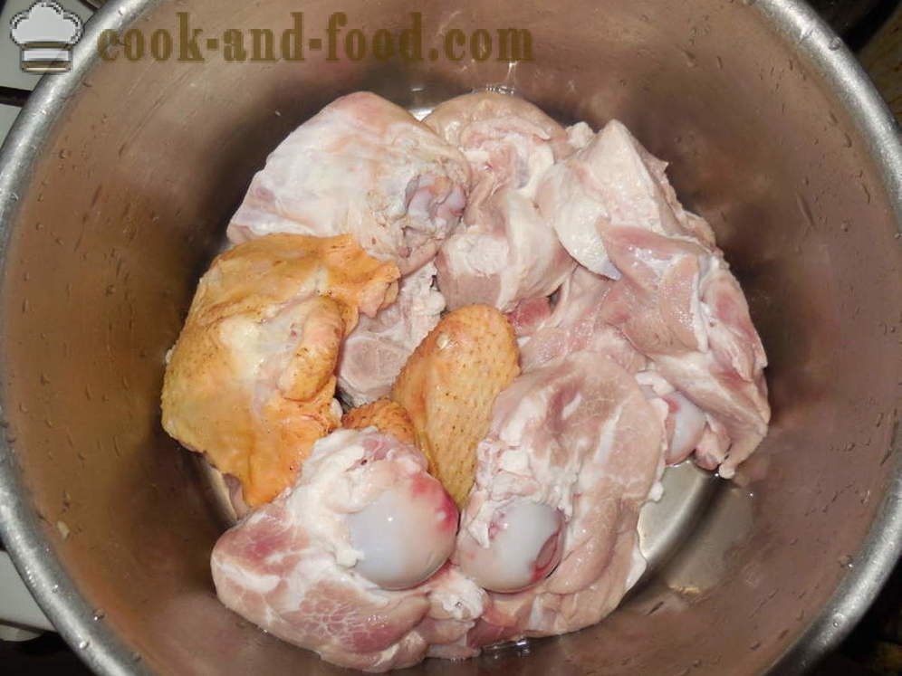 Homemade jellied chicken without gelatine - how to prepare jellied chicken and pork multivarka-cooker, a step by step recipe photos