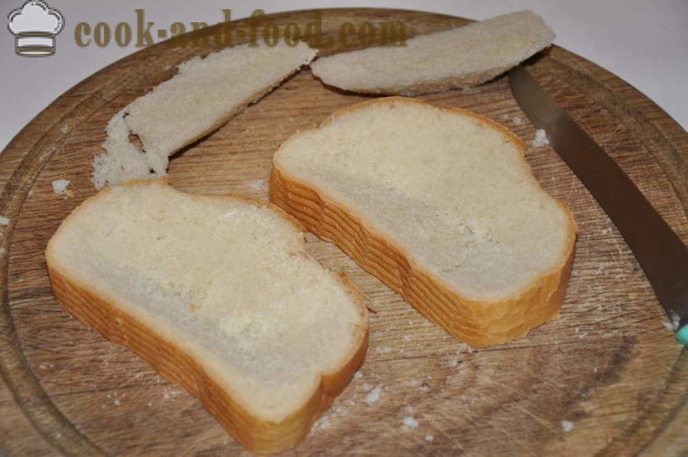 Unusual eggs in the loaf in the pan - how to make an unusual eggs, step by step recipe photos