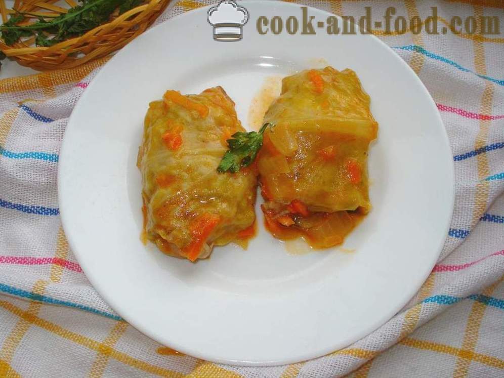 Stuffed cabbage with meat and rice in tomato sauce - how to cook stuffed cabbage with minced meat in a pan, with a step by step recipe photos