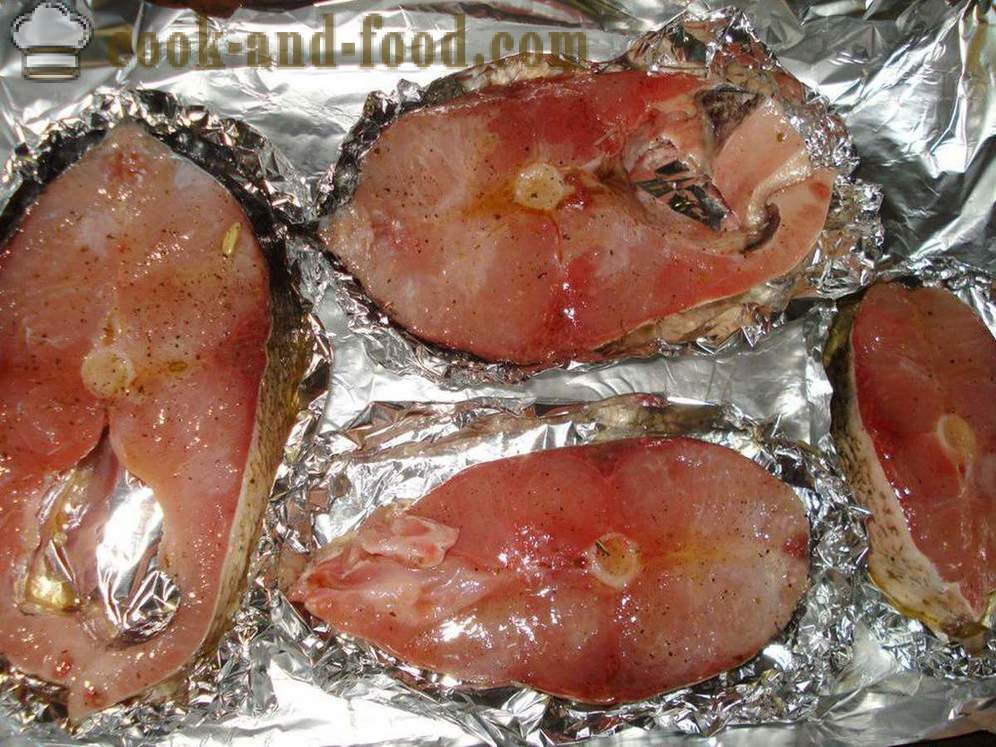 Carp baked in foil - how to bake delicious carp, a step by step recipe photos