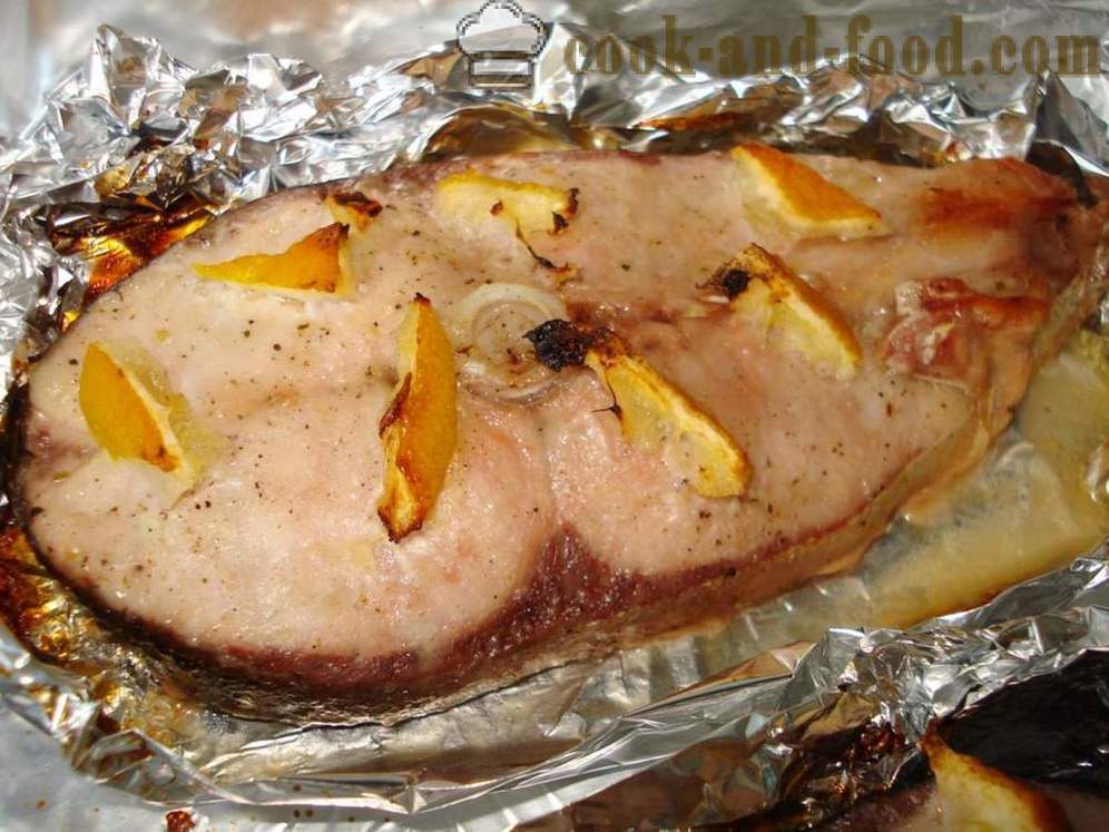 Carp baked in foil - how to bake delicious carp, a step by step recipe photos