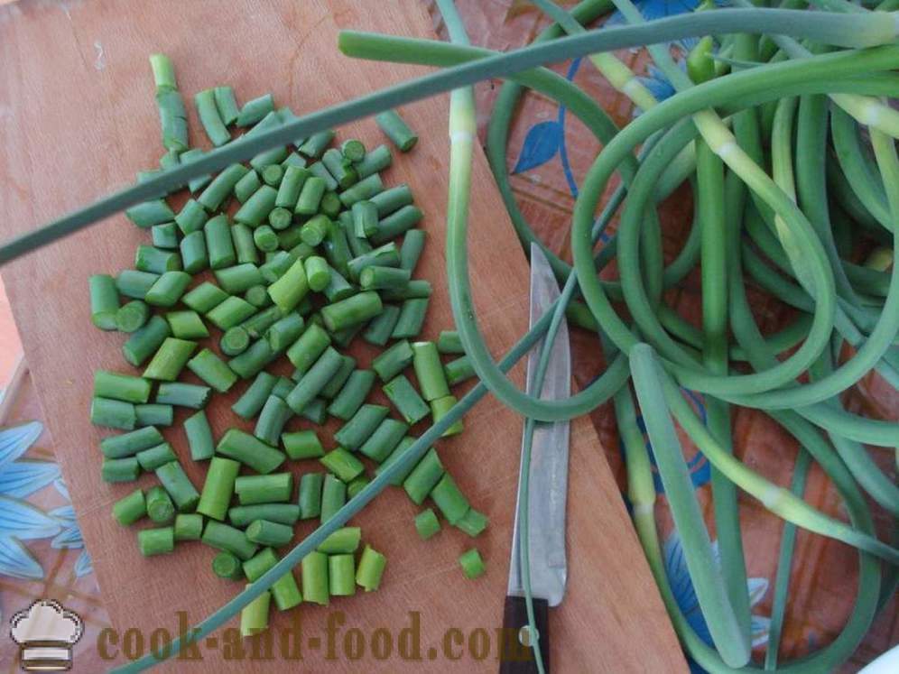 Garlic arrows in mayonnaise or unusual salad of garlic arrows - how to cook a delicious garlic arrows, a step by step recipe photos