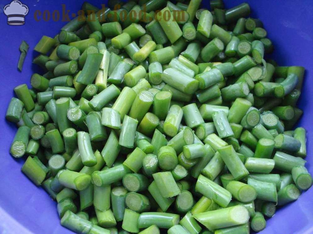 Garlic arrows in mayonnaise or unusual salad of garlic arrows - how to cook a delicious garlic arrows, a step by step recipe photos