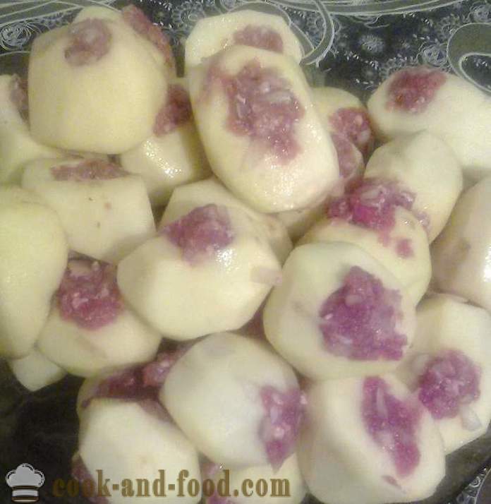 Stewed potatoes stuffed with minced meat - step by step, how to make braised potatoes stuffed with minced meat, the recipe with a photo