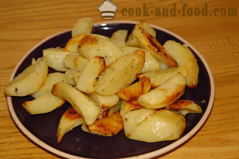 Potatoes baked in the oven - like baked potato slices in the oven, with a step by step recipe photos