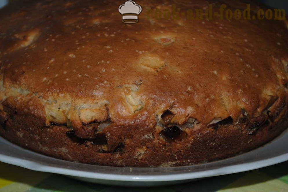 Gingerbread Cake on kefir with apples and nuts - how to cook a cake with kefir, a step by step recipe photos
