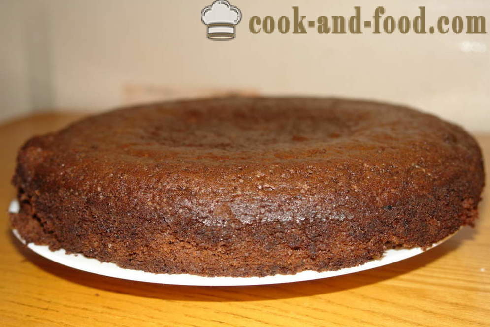 A delicious chocolate sponge cake with sour cream - how to make a chocolate cake, a step by step recipe photos
