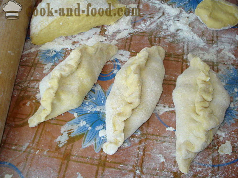 The original large dumplings with berries - how to cook dumplings with berries, a step by step recipe photos