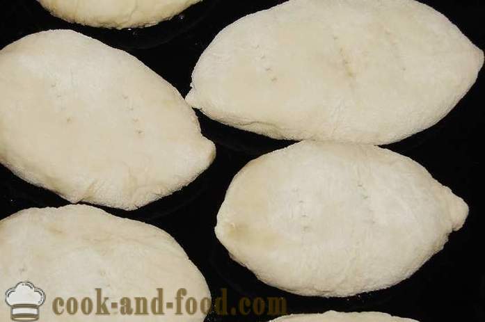 Sweet cakes with sorrel in the oven - step by step, the preparation of cakes with sorrel recipe with a photo