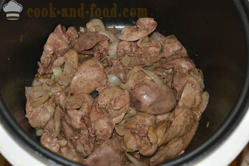 Tender chicken liver with potatoes in multivarka - how to cook potatoes with chicken liver in multivarka, step by step recipe photos