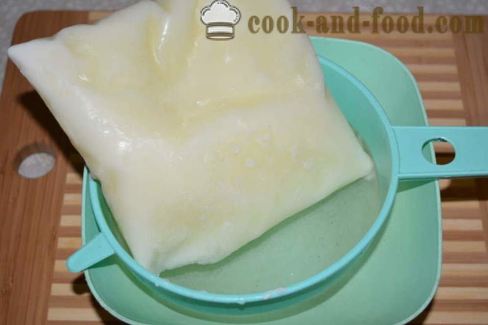 Cottage cheese of frozen yogurt - how to make cheese from the store yogurt at home, step by step recipe photos