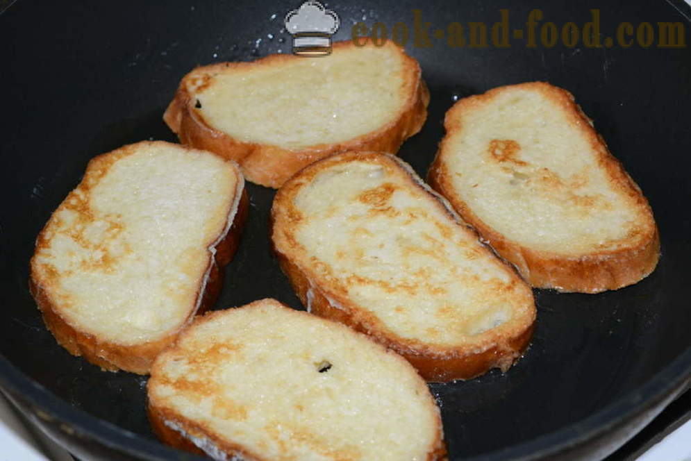 Sweet loaf of toast with egg and milk in a pan - how to make a loaf of toast in a frying pan, a step by step recipe photos