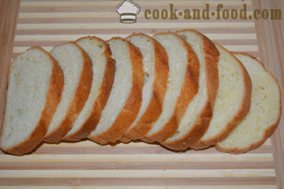 Sweet loaf of toast with egg and milk in a pan - how to make a loaf of toast in a frying pan, a step by step recipe photos