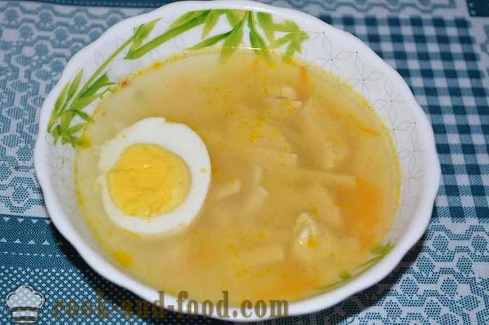 Tasty chicken soup with noodles in multivarka - without potatoes