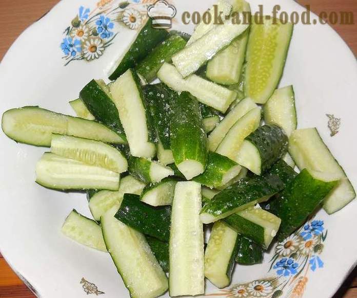 Fried cucumber with hot pepper, garlic, and sesame seeds, how to cook fried cucumber - a step by step recipe photos
