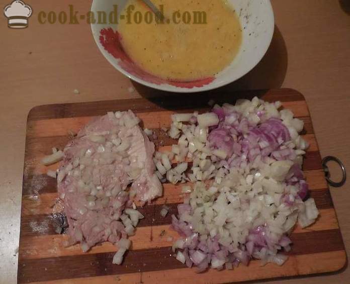 Homemade pork chops with onions in a pan - how to prepare delicious steaks, a step by step recipe photos