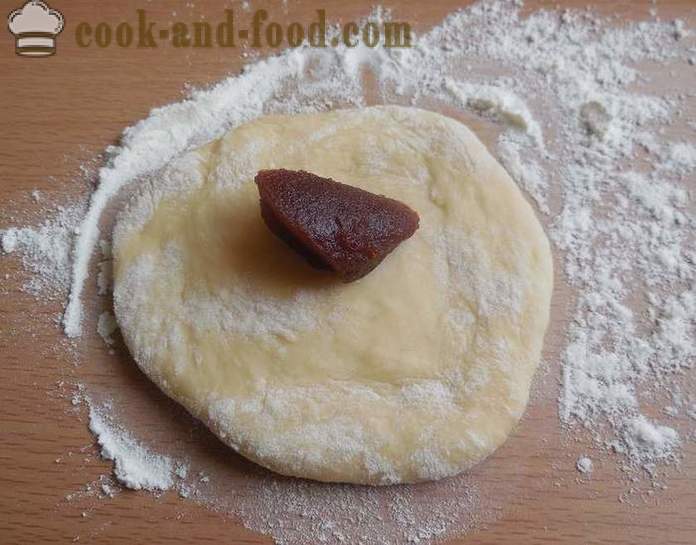 Air yeast cakes with jam in the oven - how to cook pies with jam, with a step by step recipe photos