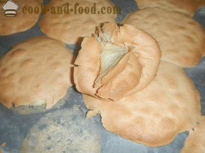 Homemade biscuits Roses - how to make a beautiful bouquet of roses biscuit - a step by step recipe photos