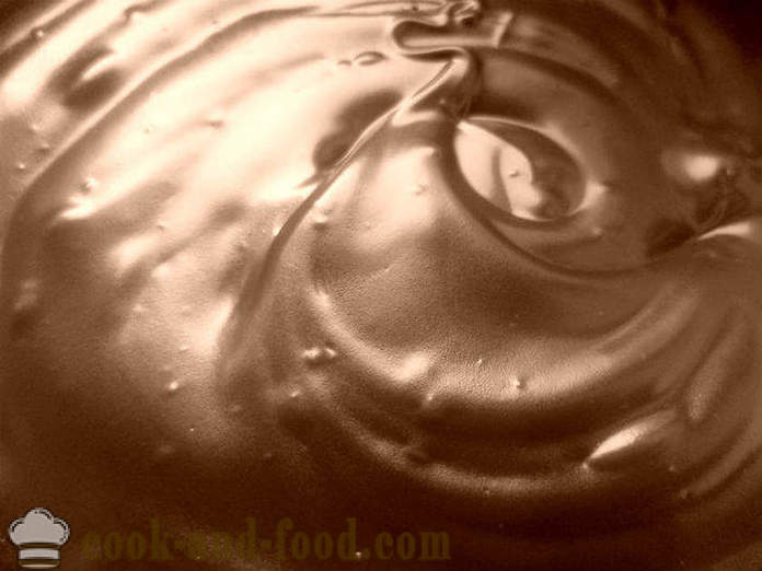 Chocolate cream and milk glaze - a good recipe for how to make the chocolate glaze