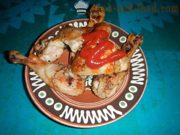 Roasted chicken on the grill - how delicious roast chicken on the grill, the recipe with a photo.