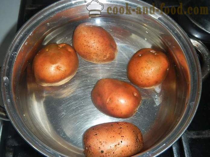 Baked potatoes with minced meat and cheese - like baked potatoes in the oven, the recipe step by step with photos.