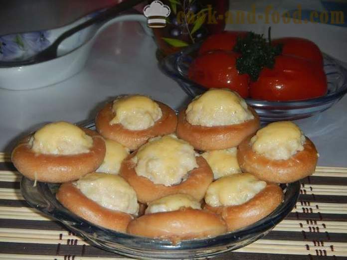 Bagels with minced meat in the oven or stuffed drying - easy appetizer recipe, how to cook, the recipe with a photo.