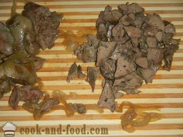 Simple salad of chicken liver - step by step recipe for liver salad layers (with photos).