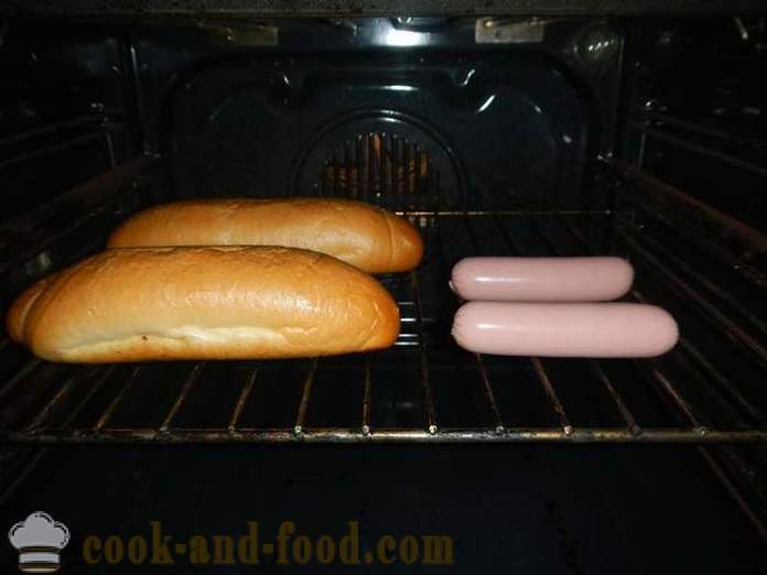 Delicious homemade hot dog - how to make a hot dog, a step by step recipe with photos.