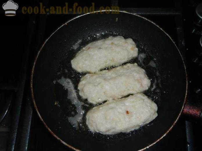 Cutlets in puff pastry or tasty Hedgehogs of minced meat and dough - how to cook the cutlets in the test, a step by step recipe photos