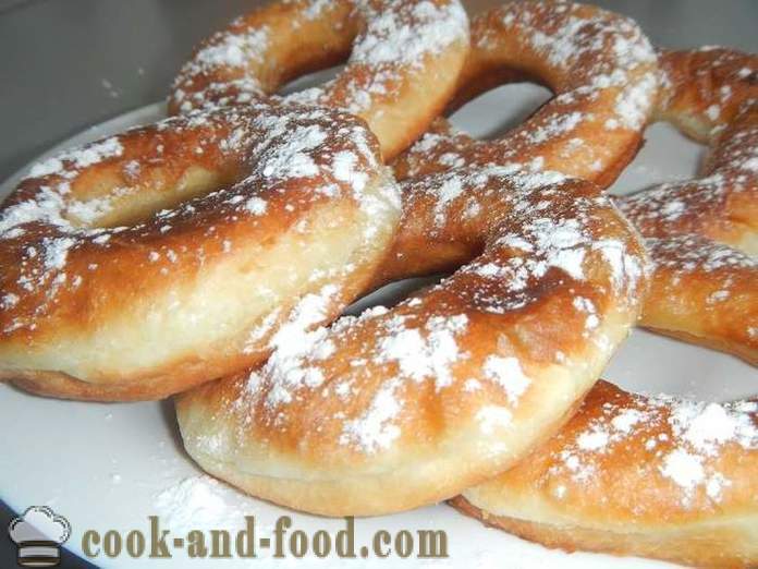 Lenten sweet donuts on yeast and water, fried in a pan - as cook donuts in yeast, recipe with photo