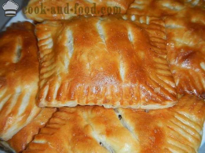 Puffs of ready puff pastry with chicken - how to make puff, a step by step recipe with photos.