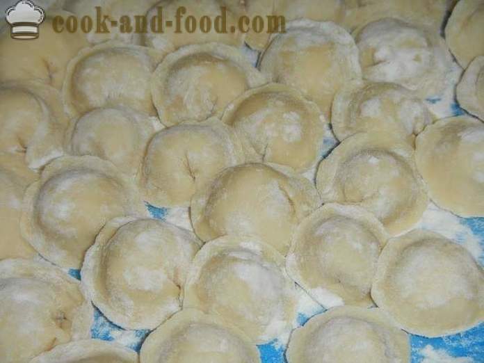Delicious and juicy homemade ravioli with myasom- how to make dumplings at home, step by step recipe with photos.