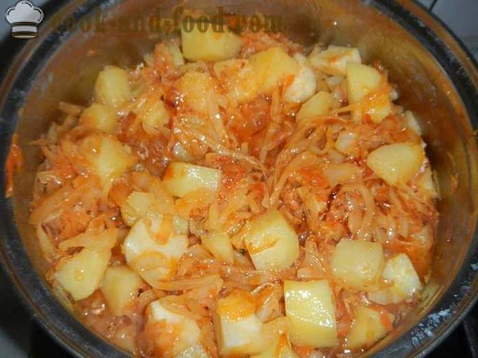 Vegetable stew with potatoes and cabbage in multivarka, pot or pan. Recipe how to make vegetable stew - step by step with photos.