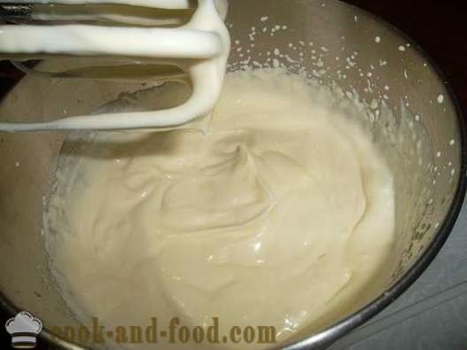 Classic sour cream cake. Recipe with photos. How to cook quickly and easily.
