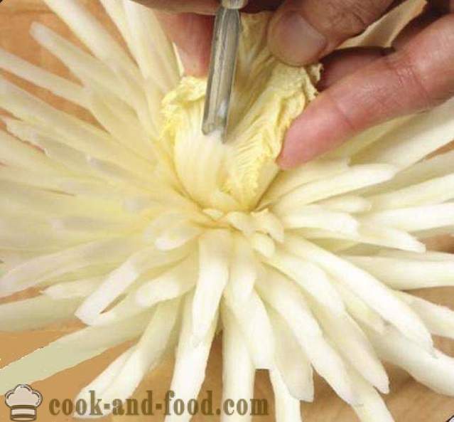 Carving for Beginners vegetables: Chrysanthemum flower of Chinese cabbage, photos