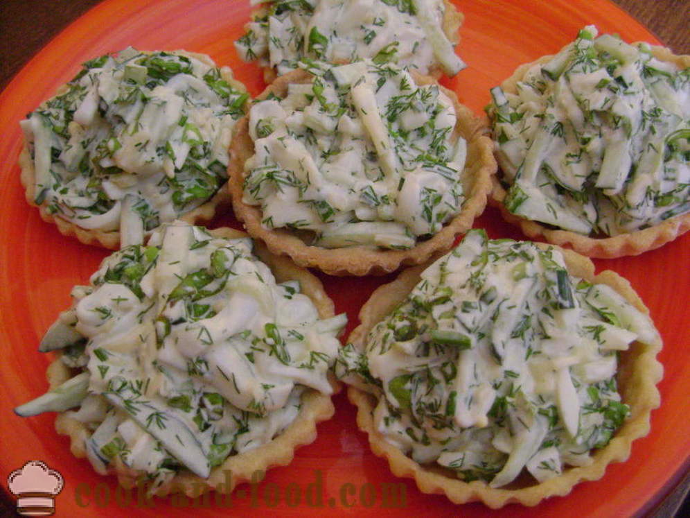 New Year snacks, simple recipes how to prepare and issue the cold appetizers and cutting the New Year - photo and video