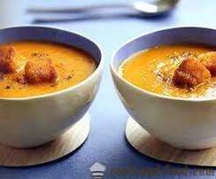 A delicious carrot soup with croutons