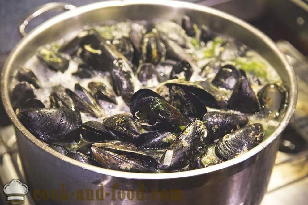 How to cook the mussels out of the freezer - video recipes at home