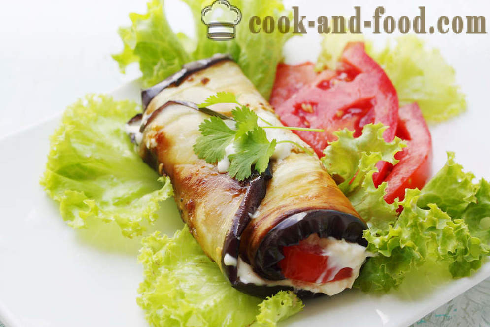 Recipe eggplant rolls with cheese