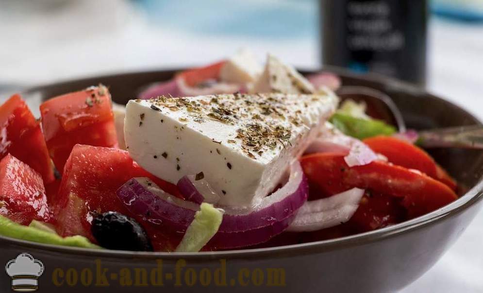 How to prepare the seasoning for the Greek salad - video recipes at home